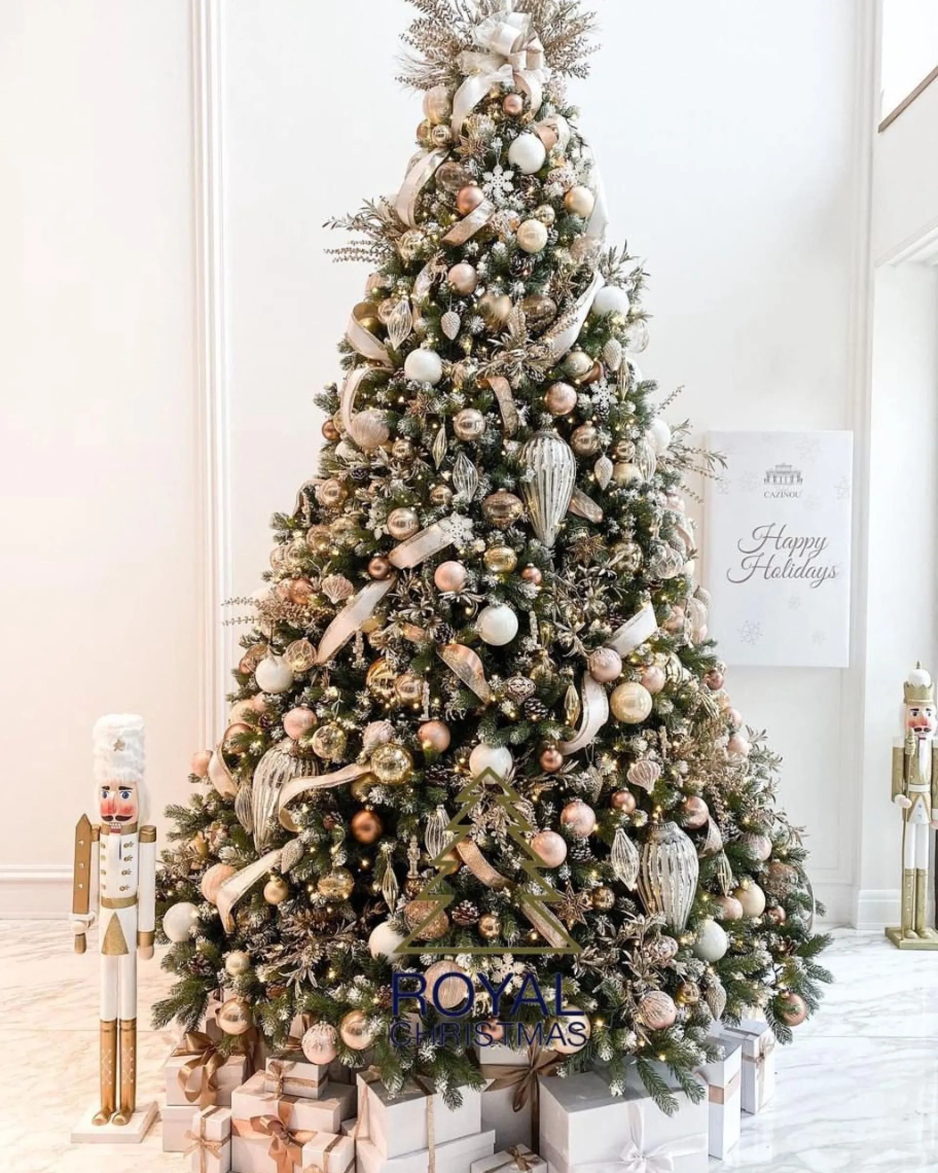 Royal Christmas - Kunstkerstboom - Bogota Pe / Pvc Premium 180 Cm - 1131 Takken - Groen - Zonder Verlichting Discount
