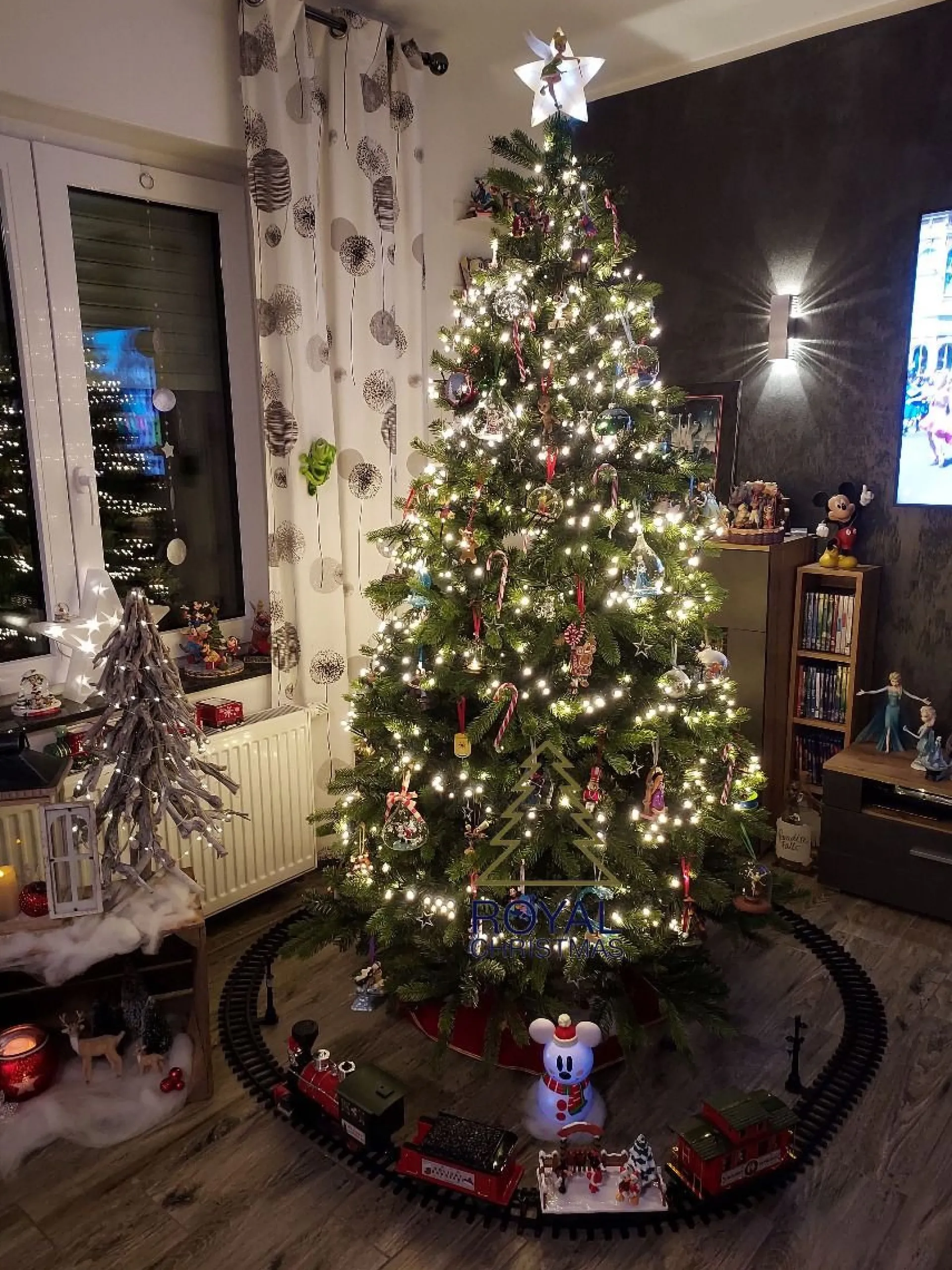 Royal Christmas - Kunstkerstboom - Bogota Pe / Pvc Premium 180 Cm - 1131 Takken - Groen - Zonder Verlichting Discount