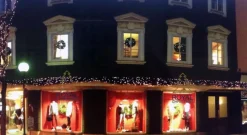 Royal Christmas Guirlandes></noscript> - 1X Kerstguirlande Pvc 540 Cm - 200 Led Lampjes - Extra Vol 600 Takken - Lengte 540 Cm - Max. 3X Koppelbaar - 600 Takken