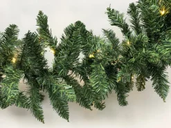 Royal Christmas Guirlandes><noscript><img width=