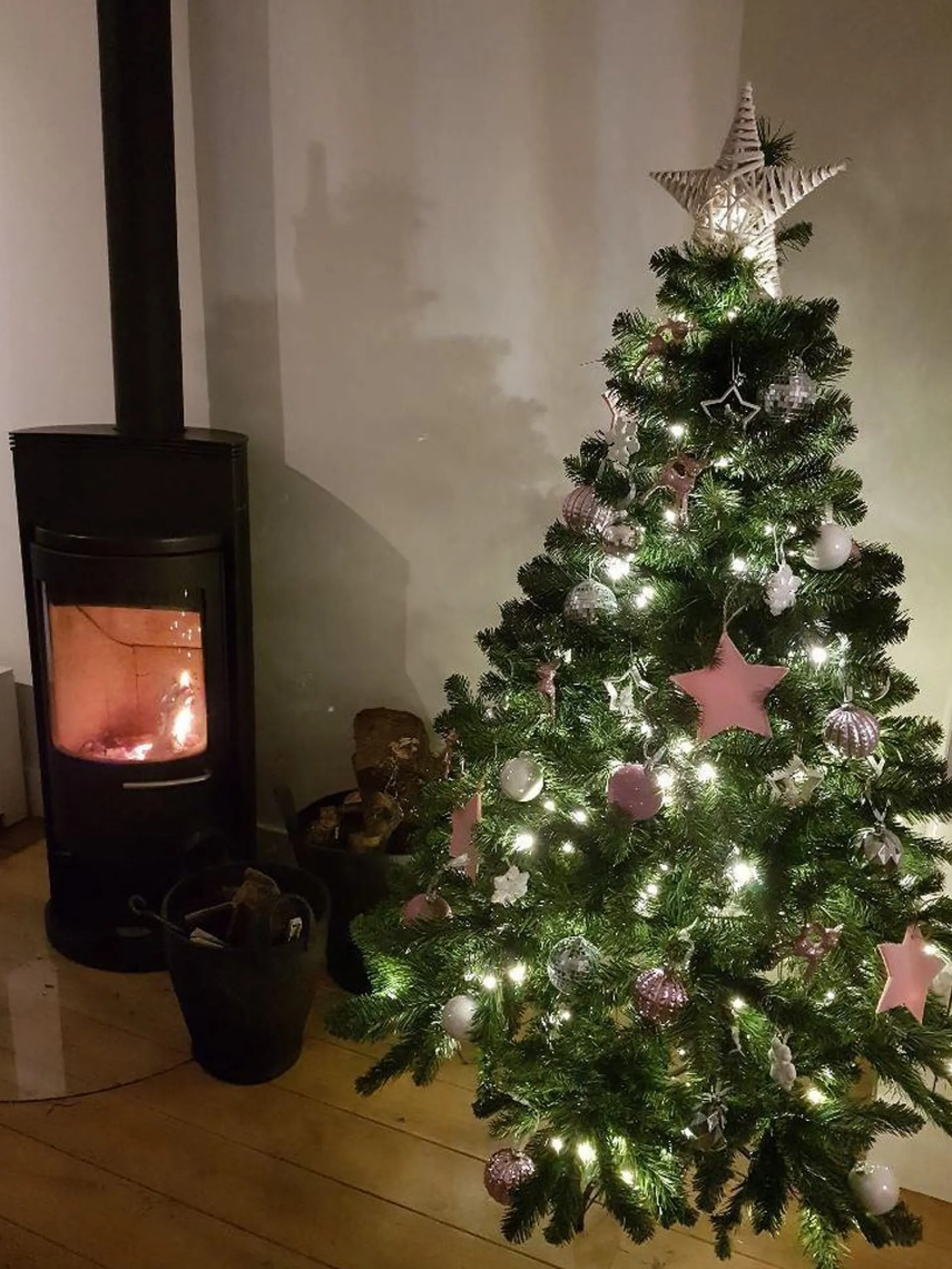 Royal Christmas t - Nepkerstboom Dakota - Lengte 180 Cm - Met 250 Geintegreerd Warm Led Lampjes - 498 Takken Outlet