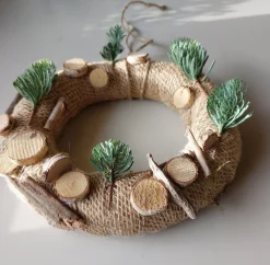 Juuls Gift Shop (merkloos) Kerstkransen></noscript>Schattige Krans Met Kerstboompjes, Kerst, Cadeau, 20Cm Diameter