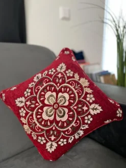 Lakhwaira Crafts and Design Kerstkussens><noscript><img width=