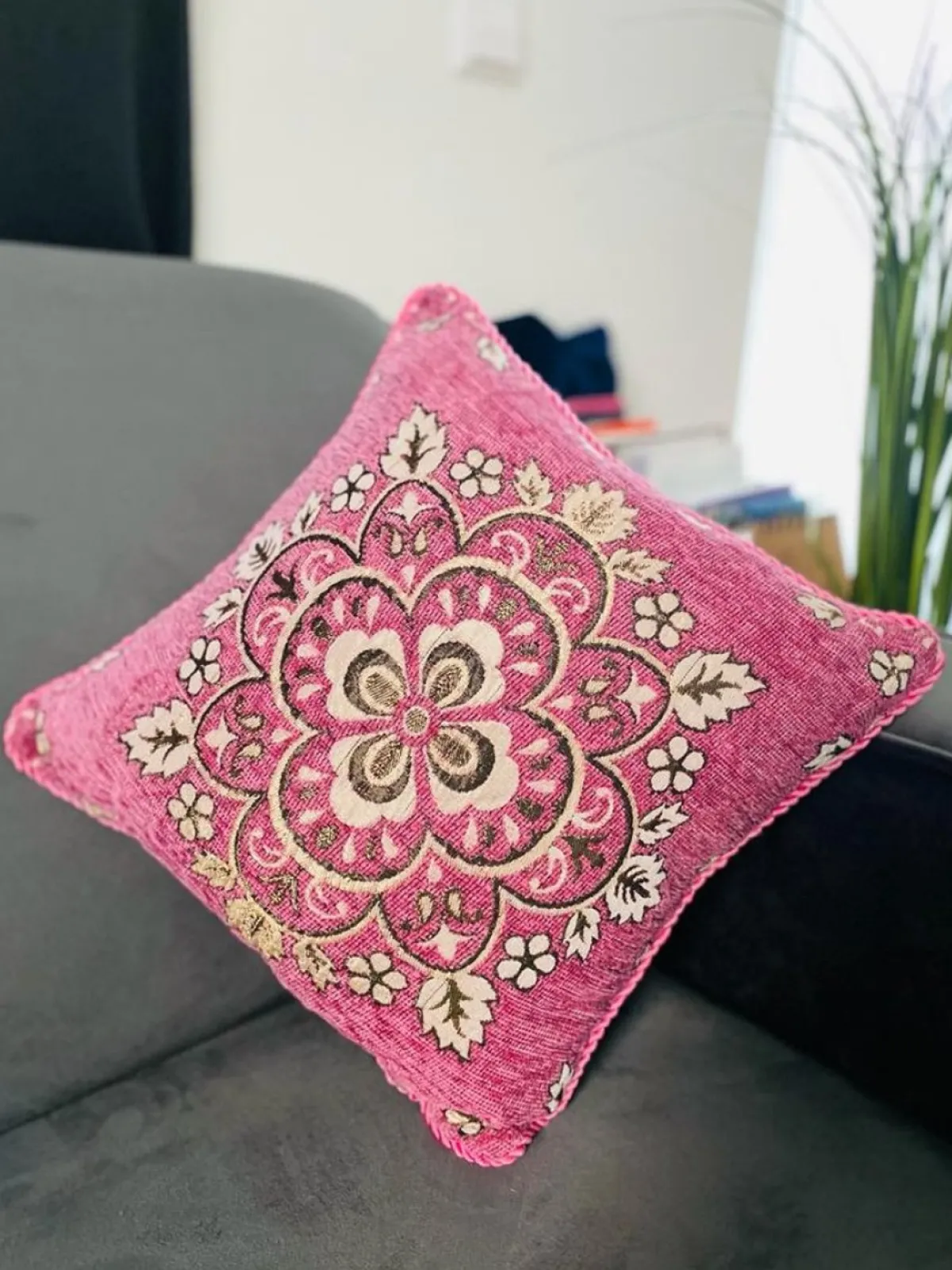 Lakhwaira Crafts and Design Kerstkussens>Set Van 5 Luxe Geweven Kussenhoezen Voor Het Aankomende Seizoen | Rose En Goud Kussens Voor Huis Decoratie |Barbie Kluer Decoratie Voor Meisjes Kamer| 40 X 40 Cms Kussens | Gezellige Kussenhoezen Om Cadeau Te Geven | Kerstcadeau | Nieuw Huis Cadeau