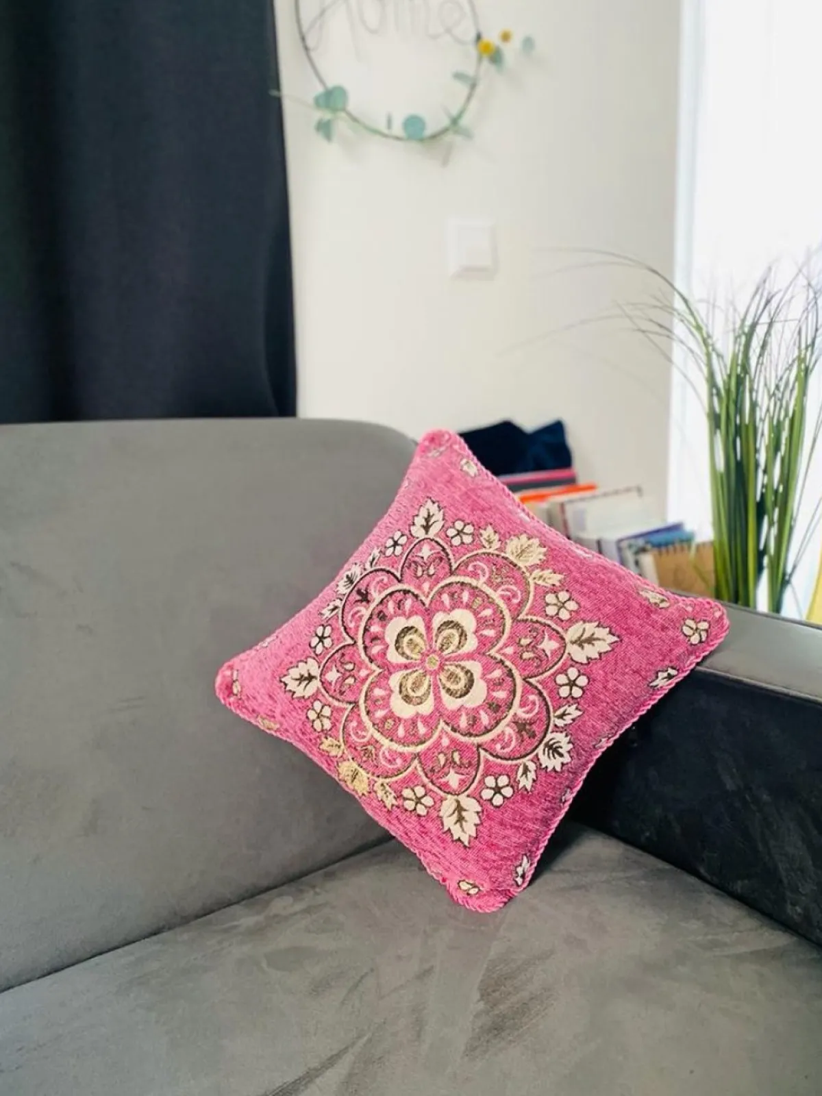 Lakhwaira Crafts and Design Kerstkussens>Set Van 5 Luxe Geweven Kussenhoezen Voor Het Aankomende Seizoen | Rose En Goud Kussens Voor Huis Decoratie |Barbie Kluer Decoratie Voor Meisjes Kamer| 40 X 40 Cms Kussens | Gezellige Kussenhoezen Om Cadeau Te Geven | Kerstcadeau | Nieuw Huis Cadeau