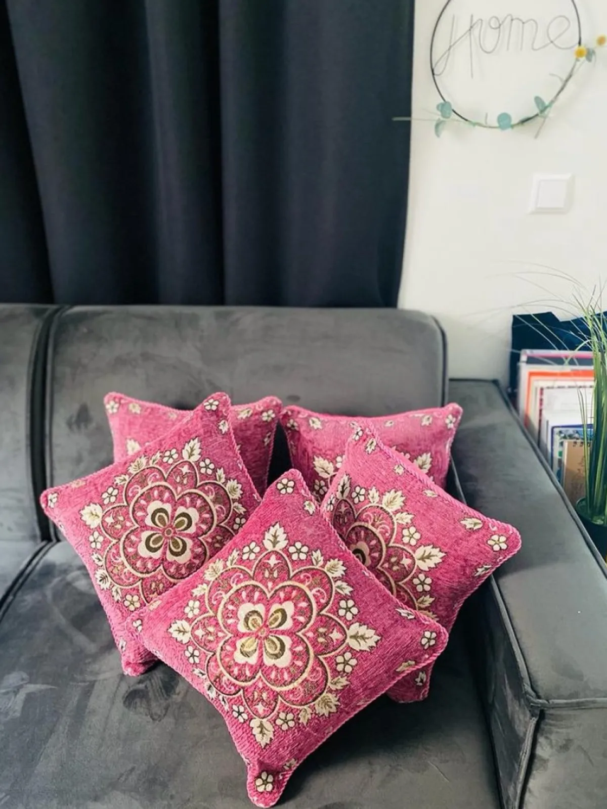 Lakhwaira Crafts and Design Kerstkussens>Set Van 5 Luxe Geweven Kussenhoezen Voor Het Aankomende Seizoen | Rose En Goud Kussens Voor Huis Decoratie |Barbie Kluer Decoratie Voor Meisjes Kamer| 40 X 40 Cms Kussens | Gezellige Kussenhoezen Om Cadeau Te Geven | Kerstcadeau | Nieuw Huis Cadeau