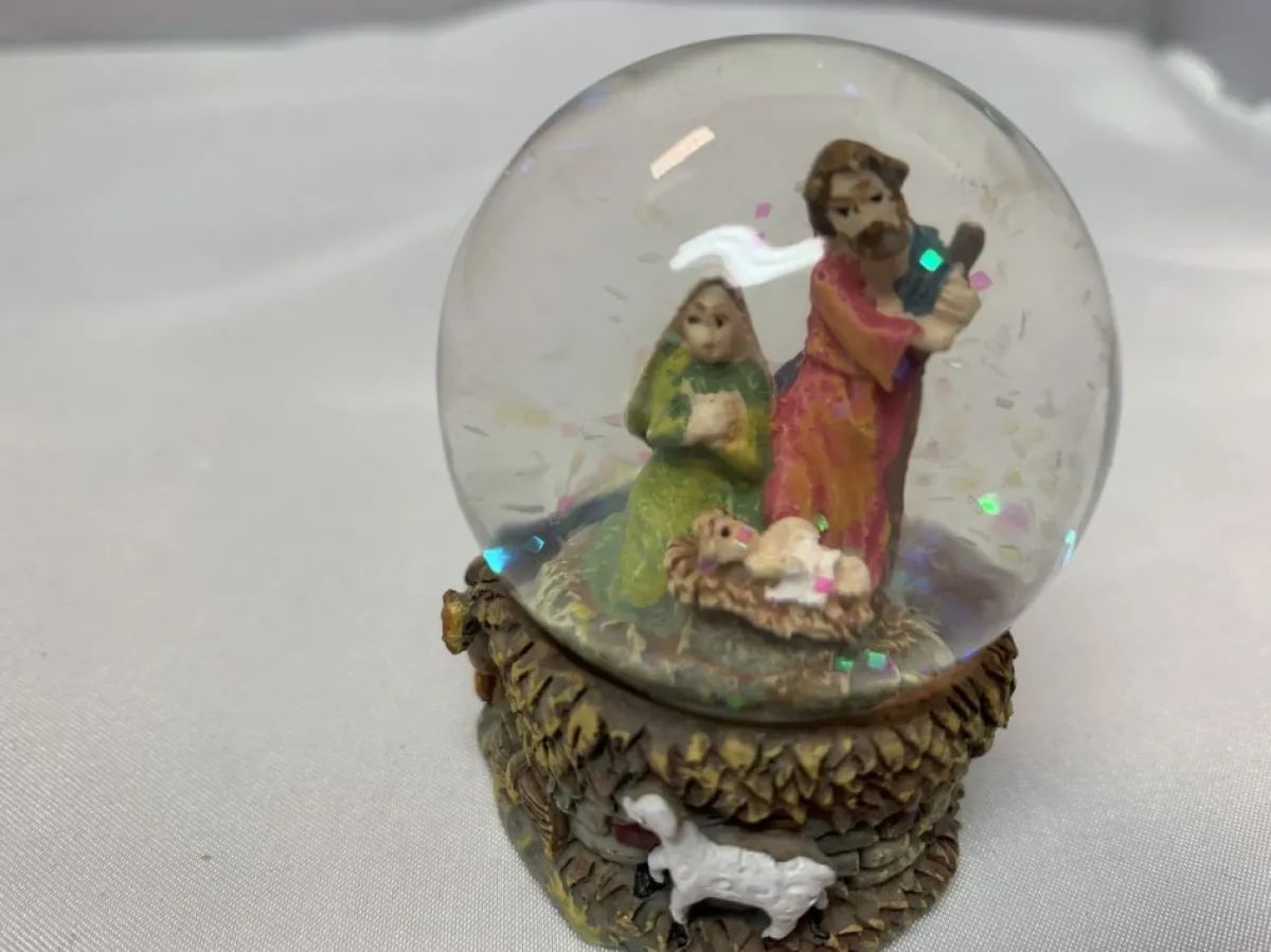 Eigenmerk Home made Kerststallen>Sneeuwbol Kerststal