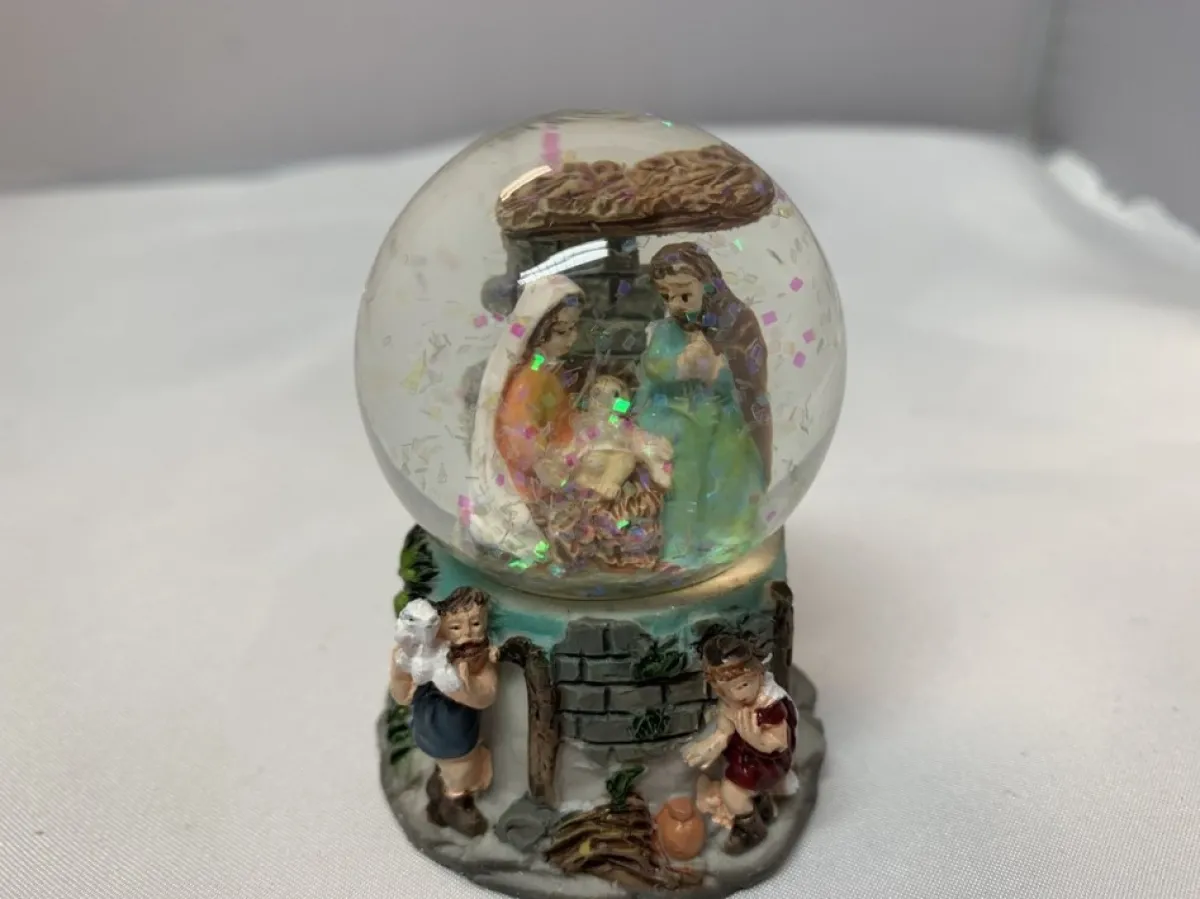 Eigenmerk Home made Kerststallen>Sneeuwbol Kerststal