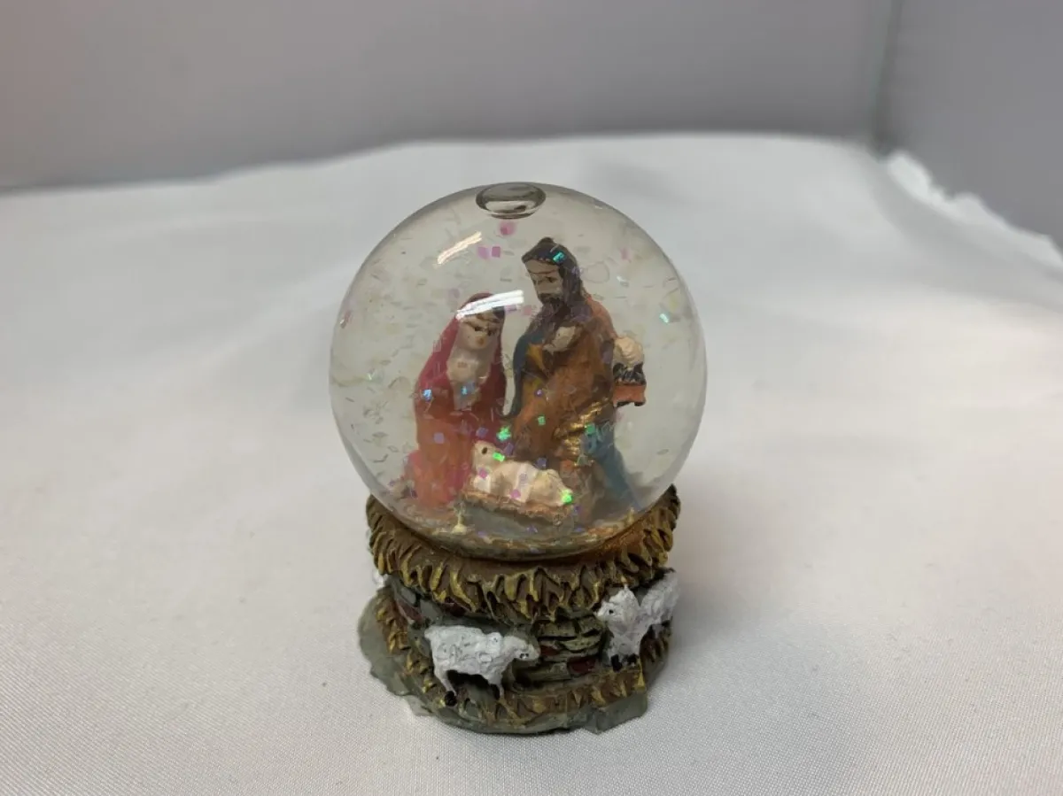 Eigenmerk Home made Kerststallen>Sneeuwbol Kerststal