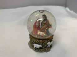 Eigenmerk Home made Kerststallen>Sneeuwbol Kerststal