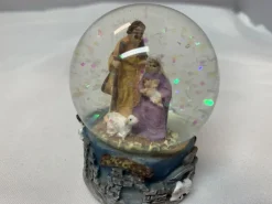 Eigenmerk Home made Kerststallen>Sneeuwbol Kerststal