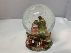 Eigenmerk Home made Kerststallen>Sneeuwbol Met Kerststal