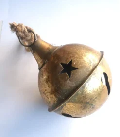 Sommerfield Kersthanger> | Gouden Kerstbal | 13 Cm | Goudkleurig | Tingelt In De Wind