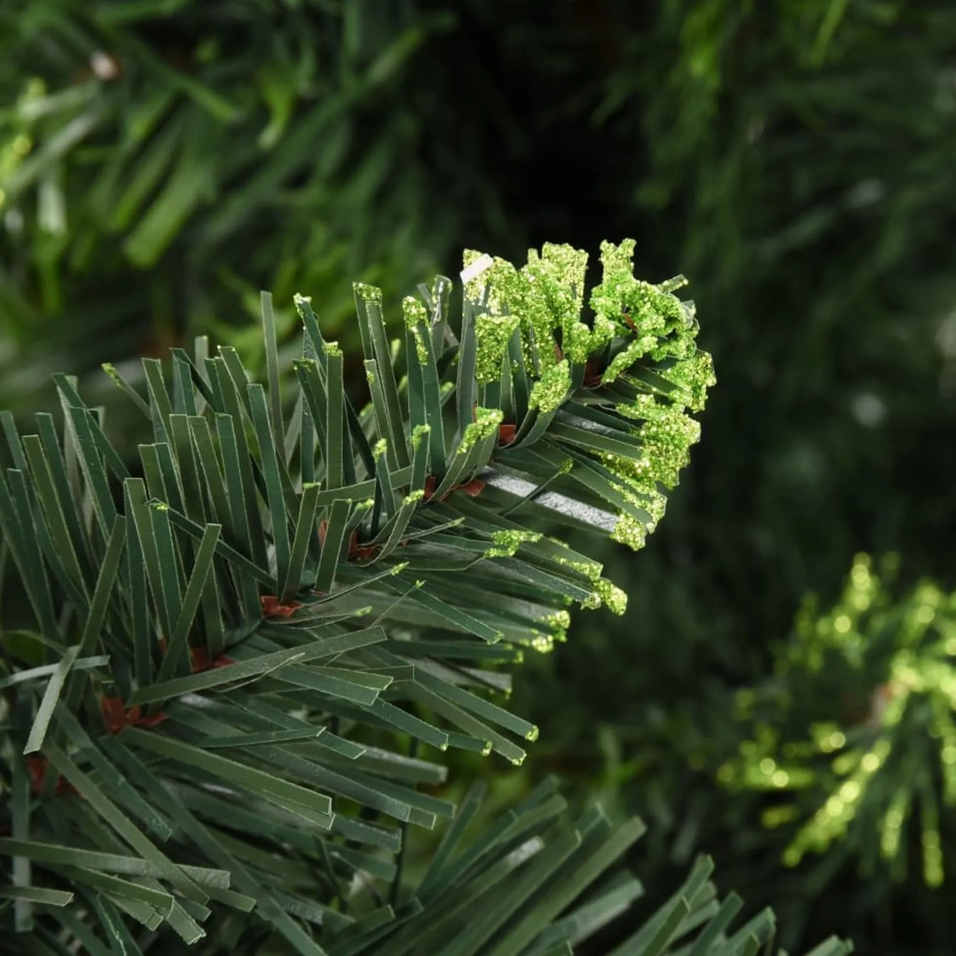 The Living Store Kunstkerstboom - Dennenboom - 210 Cm - Groen - Pvc - Met 1060 Puntige Uiteinden - Met Groen Glitter - Met 36 Dennenappels Clearance