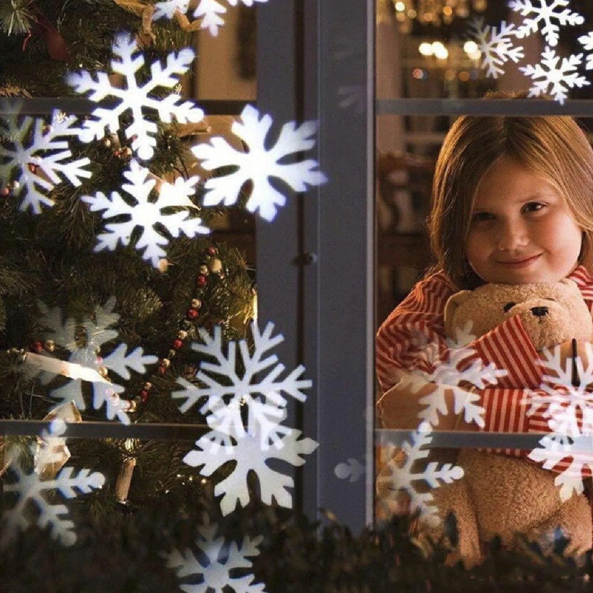 Trend24 - Kerst Projector Met Figuren - Kerstlasers - Led Laser Projector Met Sneeuwvlokken - Kerstprojector - Sneeuw Projector - Kerstverlichting Voor Binnen En Buiten - Inclusief Afstandsbediening Flash Sale