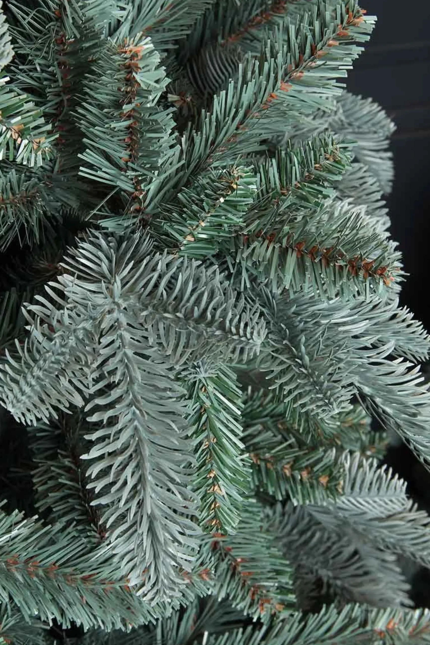 Triumph Tree Abies Nordmann Deluxe Kunstkerstboom 215 X 155 Cm - Forest Blue Fashion